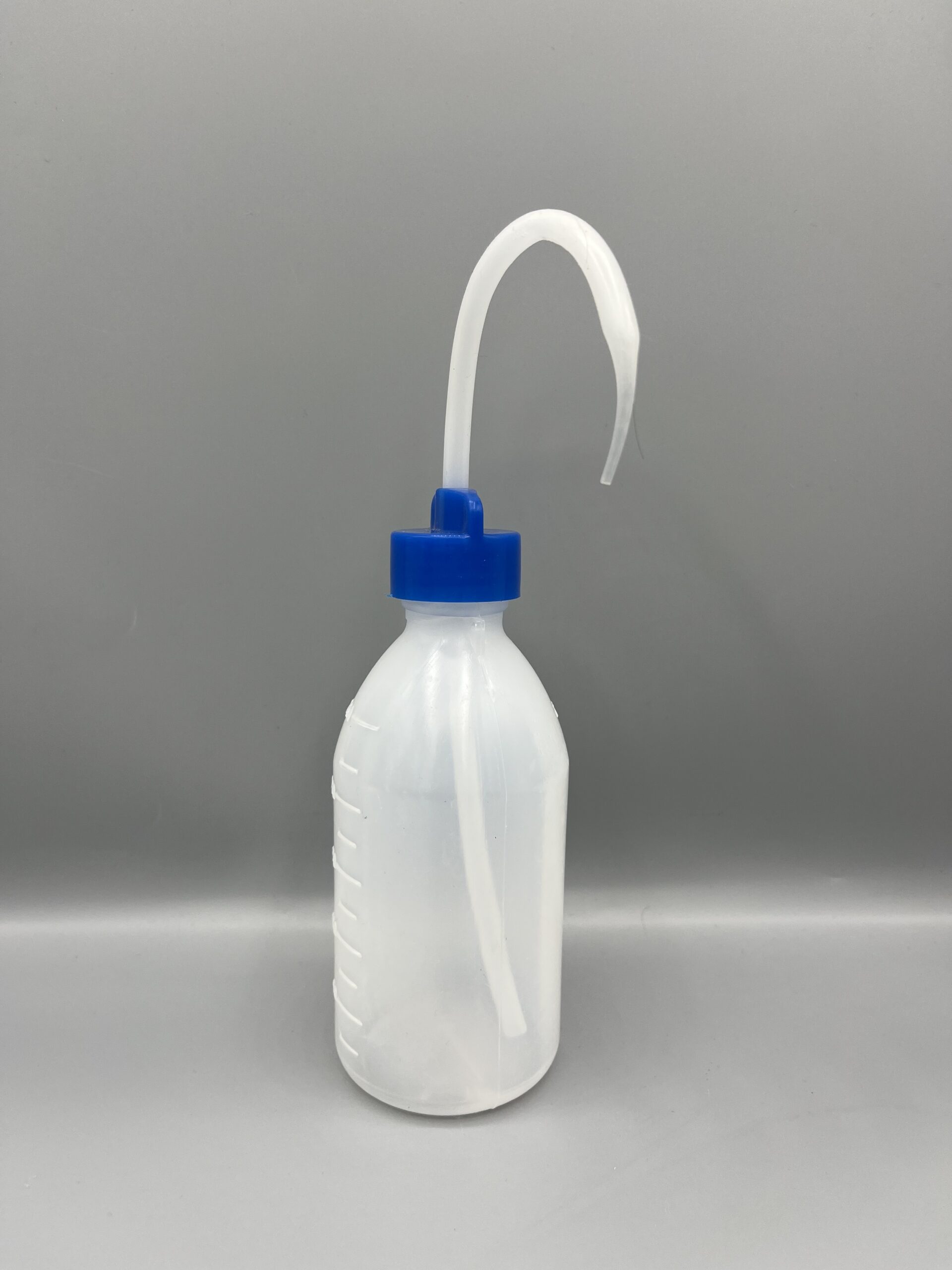 پیست شستشو‌ مژه و تاتو