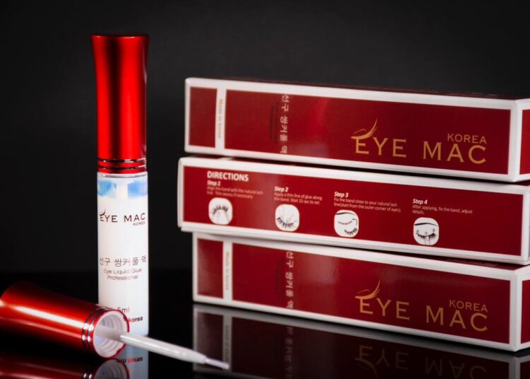 چسب کاشت مژه قلمی بی رنگ برند آی مک EYE MAC