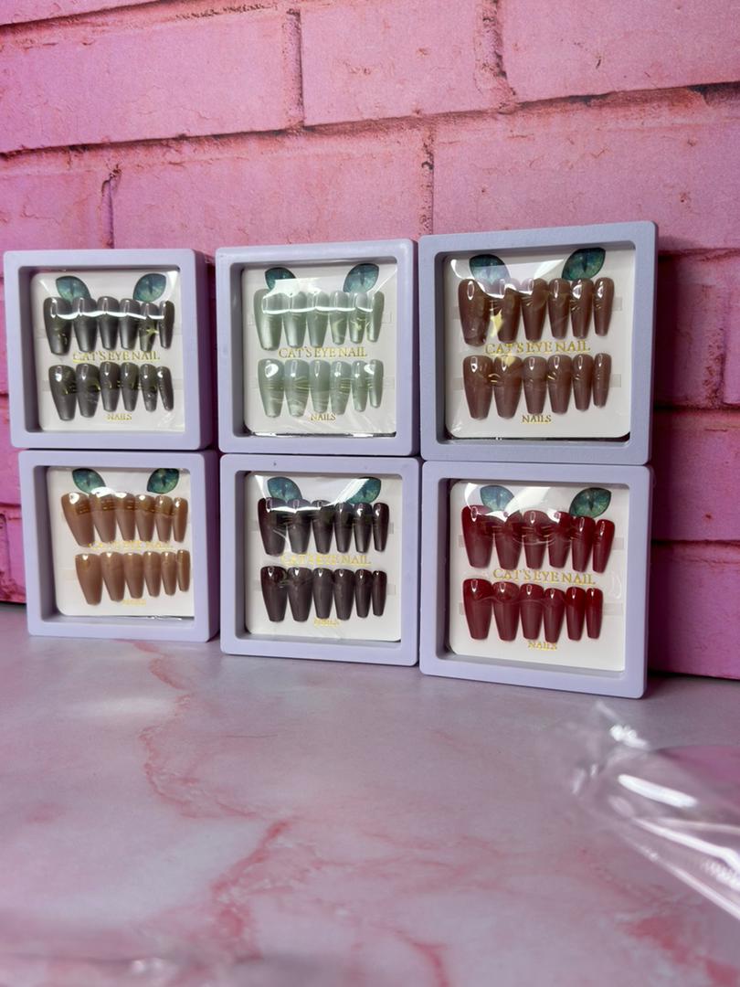 ناخن مصنوعی چشم گربه ای مدل گلدانی فقط عمده