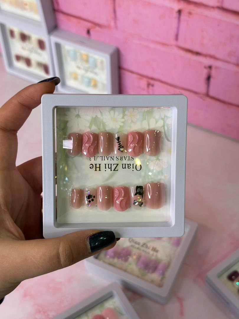 ناخن مصنوعی دیزاین دار سایز طبیعی فقط عمده