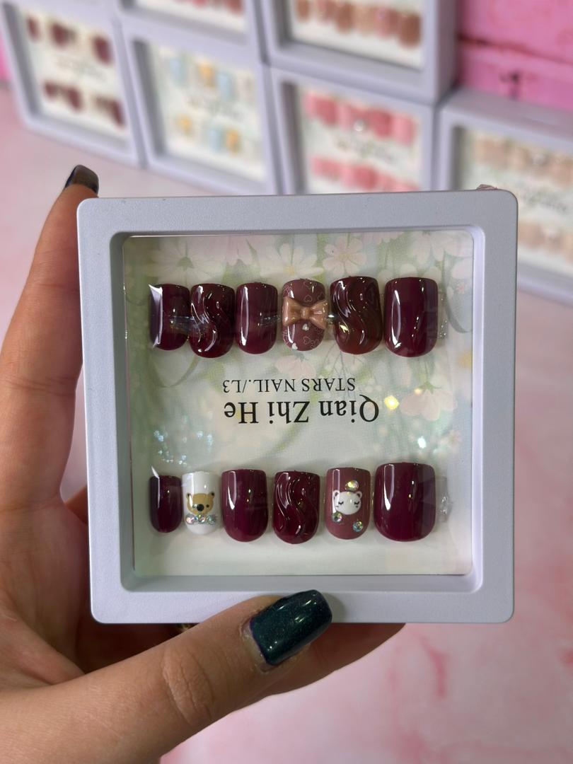 ناخن مصنوعی دیزاین دار سایز طبیعی فقط عمده