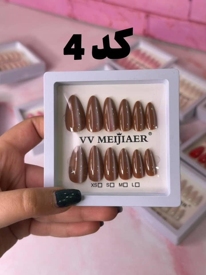 ناخن مصنوعی کره ای مدل آیس ژل بادامی