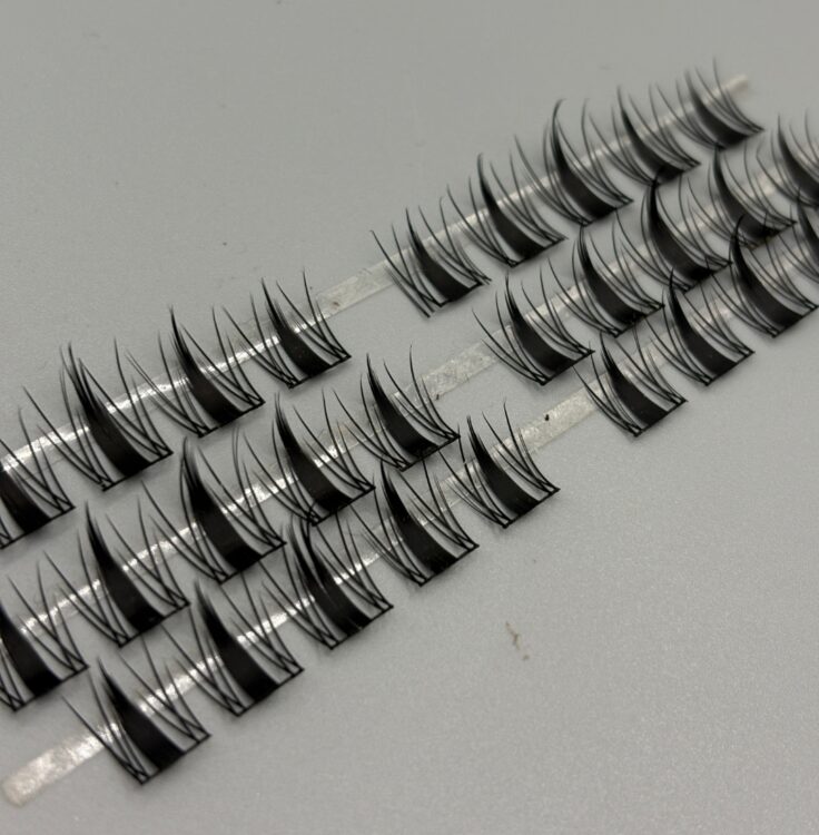 مژه ریسه ای انیمه میکسی